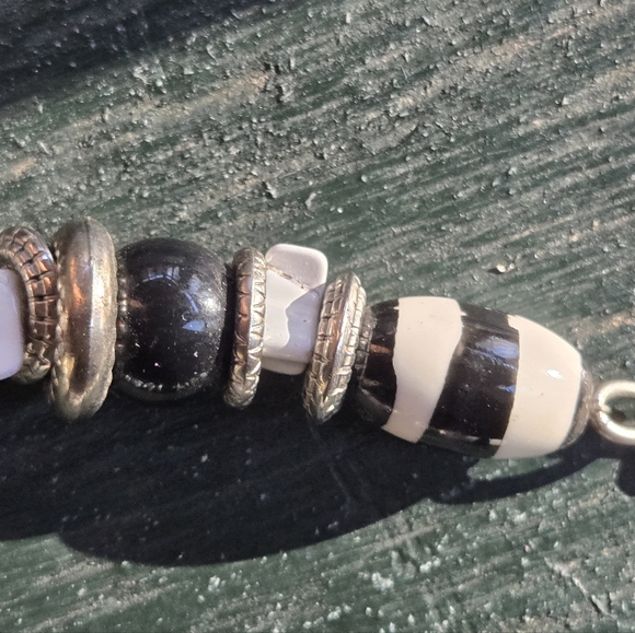 Black & White Bead Necklace Checks Silver Tone 17 - 20" - Picture 5 of 12
